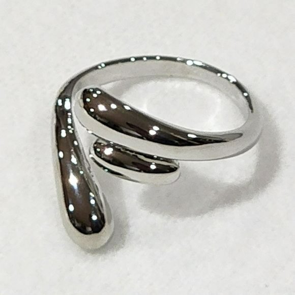 Womens Set of Two Silver And Gold Tear Shape Layers Twisted Open Ring Adjustable - Picture 12 of 14